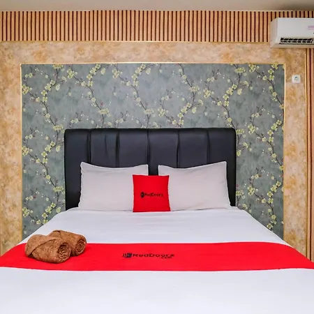 RedDoorz @ Panglima Sudirman-2